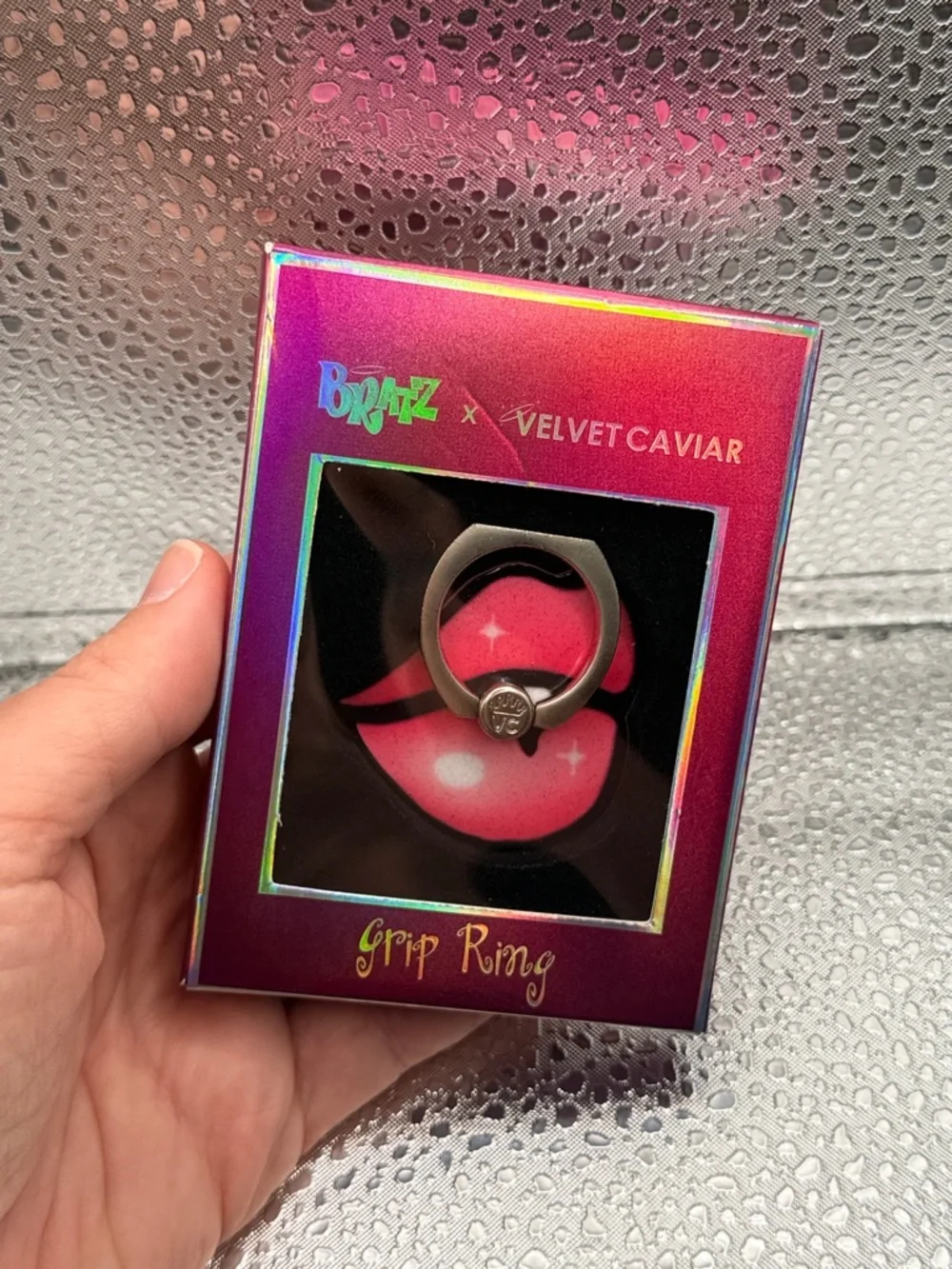BRATZ x Velvet Caviar Lip Grip Ring Mwuahhz Phone Ring